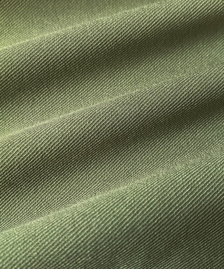 Premièrement : Adoptez un look décontracté et tendance avec cette Combinaison à col rabattu, manches courtes, fermeture éclair sur le devant, revers, design décontracté avec poches barboteuse cargo Femme 