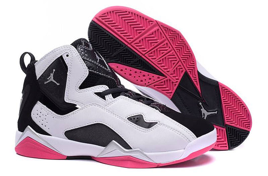Premièrement, les baskets Air Jordan 7 Femme se distinguent par leur design iconique et leur confort exceptionnel.
