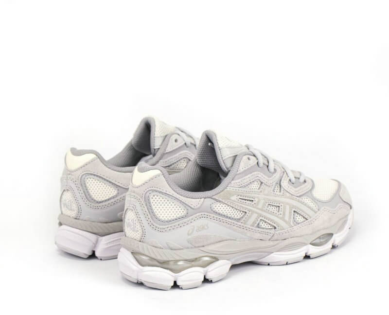Premièrement :Les baskets Asics  offrent une combinaison parfaite de style et de performance.