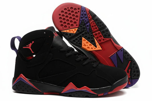 Premièrement, les baskets Air Jordan 7 Femme se distinguent par leur design iconique et leur confort exceptionnel.