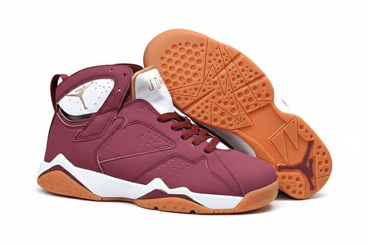 Premièrement, les baskets Air Jordan 7 Femme se distinguent par leur design iconique et leur confort exceptionnel.