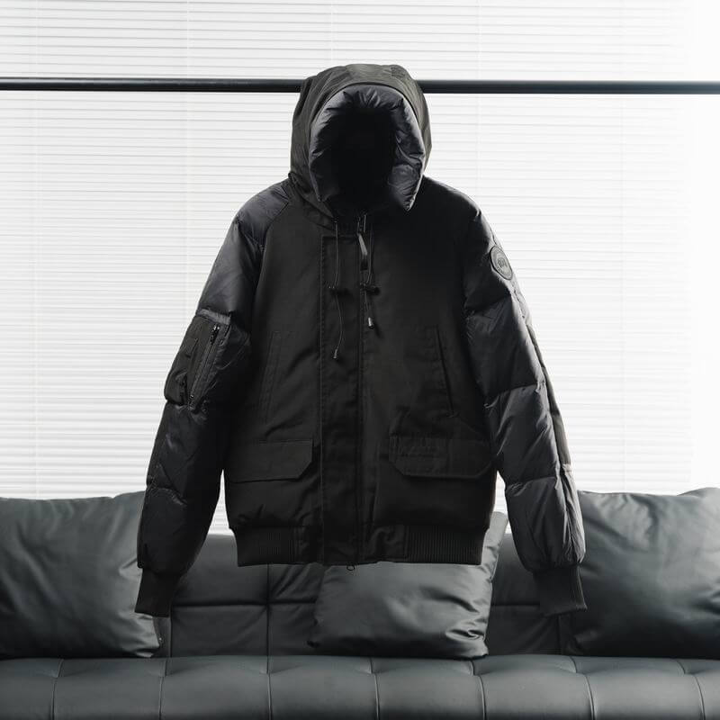 la Doudoune Canada G00se Femme est un témoignage de l'engagement de Canada G00se à combiner style,