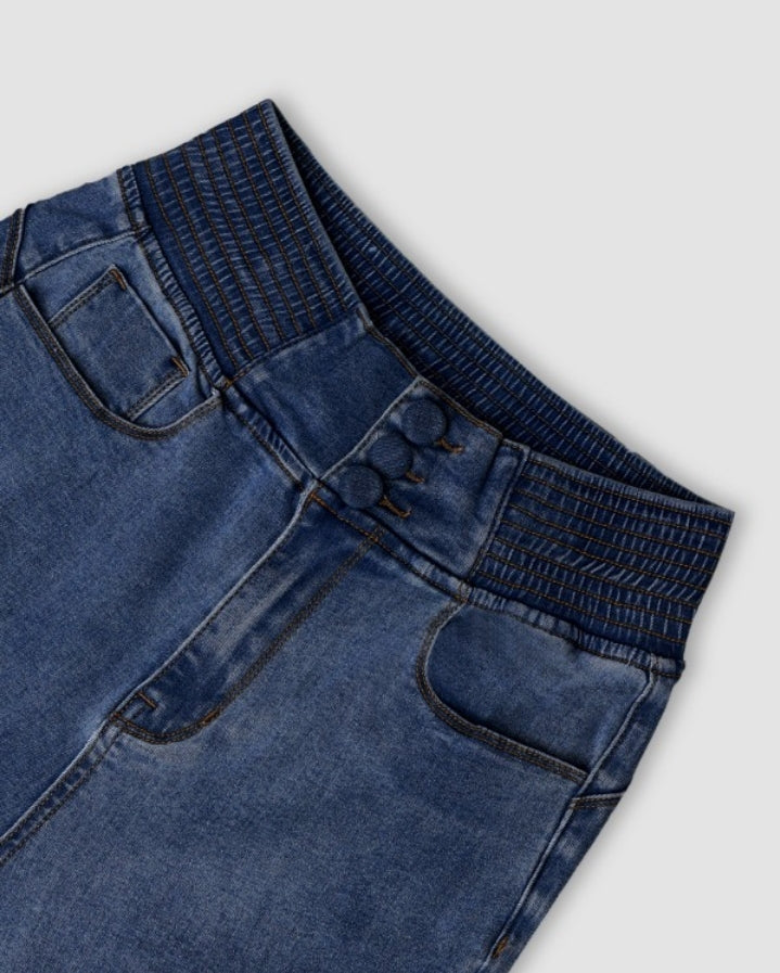 Premièrement : Ce jean taille haute à fronces et boutons sur le devant avec ceinture curveease jegging skinny évasé en demin femme.