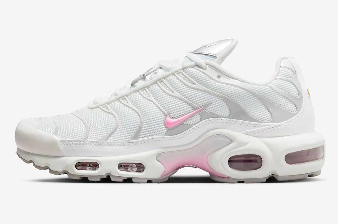 Résultats de l'évolution emblématique de la ligne Nike, les Nike TN Air Max Plus Femme sont un témoignage de l'engagement de Nike à combiner style et innovation.