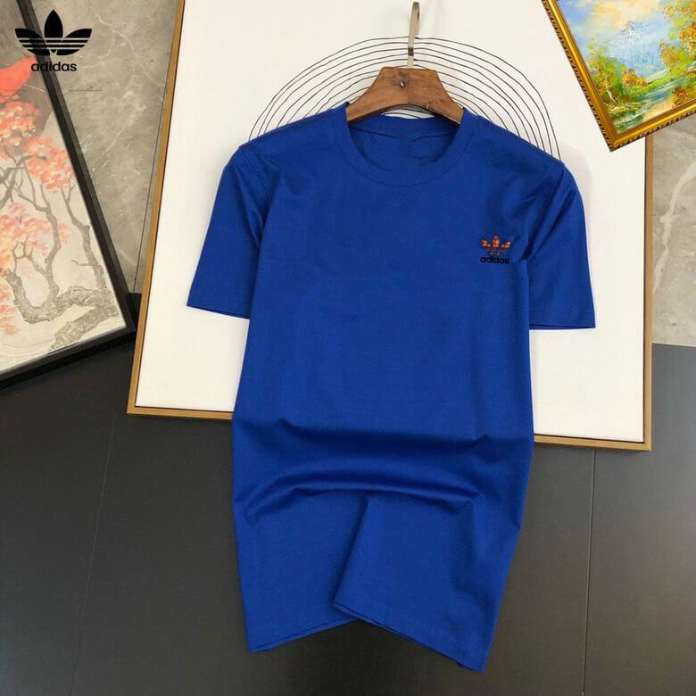 Découvrez notre collection exclusive de polos Adidas pour femme, alliant élégance sportive et confort optimal.
