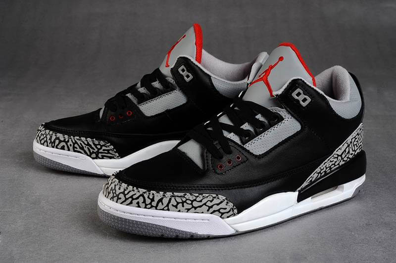 Premièrement, les baskets Air Jordan 3 Femme sont un symbole de style intemporel et de performance de haut niveau.
