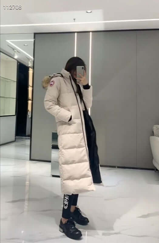 Résultat de l'évolution emblématique de la marque Canada G00se Femme, la Doudoune Canada G00se Femme est un témoignage de l'engagement de Canada G00se à combiner style,