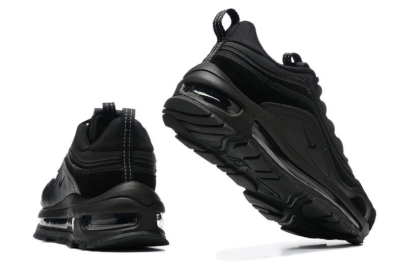 Premièrement, les baskets Nike Air Max 97 Femme incarnent un design emblématique et audacieux.

Inspirées des lignes fluides des trains à grande vitesse japonais.