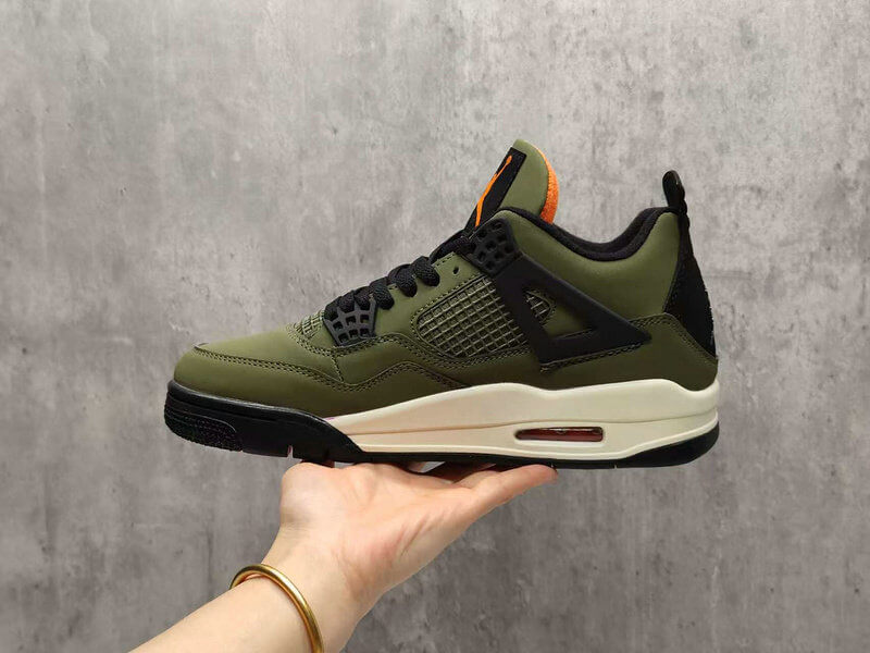 Premièrement : Les baskets Air Jordan 4 Femme se distinguent par leur design iconique et leur capacité à allier style et fonctionnalité.