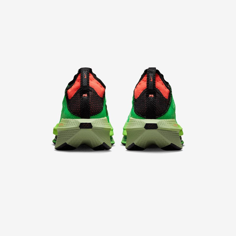 Les baskets Nike Air Zoom Femme se démarquent par leur design sportif et moderne, conçu pour maximiser les performances exceptionnelles 