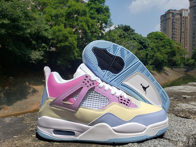 Premièrement : Les baskets Air Jordan 4 Femme se distinguent par leur design iconique et leur capacité à allier style et fonctionnalité.