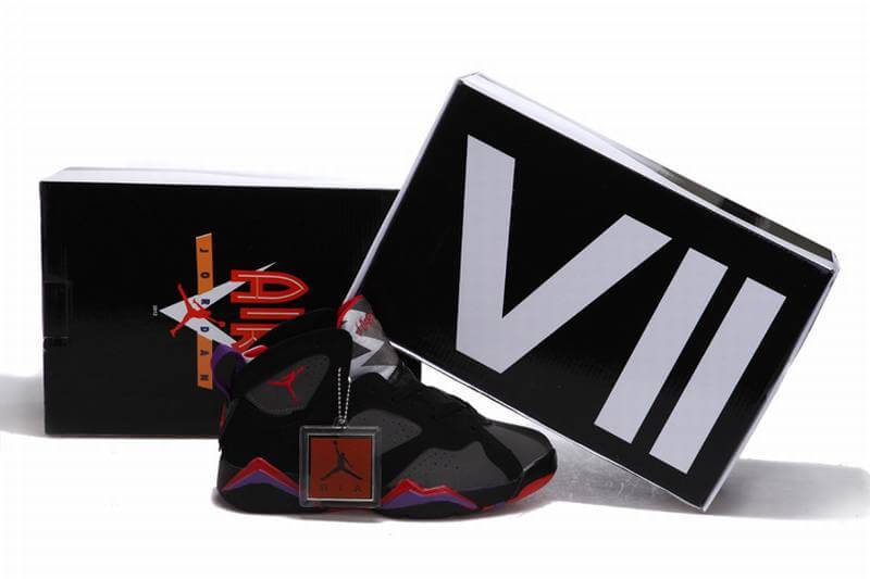 Premièrement, les baskets Air Jordan 7 Femme se distinguent par leur design iconique et leur confort exceptionnel.