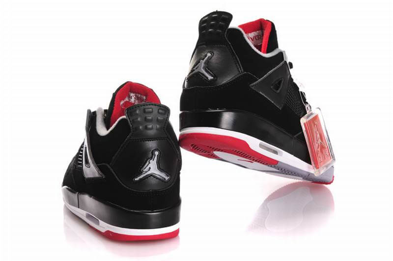 Premièrement : Les baskets Air Jordan 4 Femme se distinguent par leur design iconique et leur capacité à allier style et fonctionnalité.