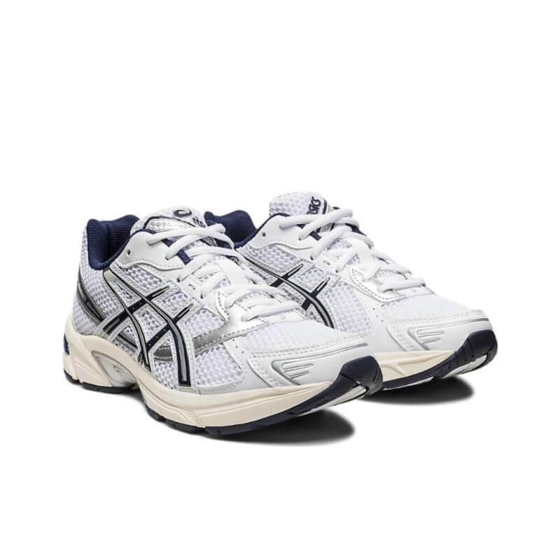 Premièrement :Les baskets Asics  offrent une combinaison parfaite de style et de performance. Leur design élégant et leurs technologies de pointe les rendent idéales pour les coureurs et les amateurs de mode. 