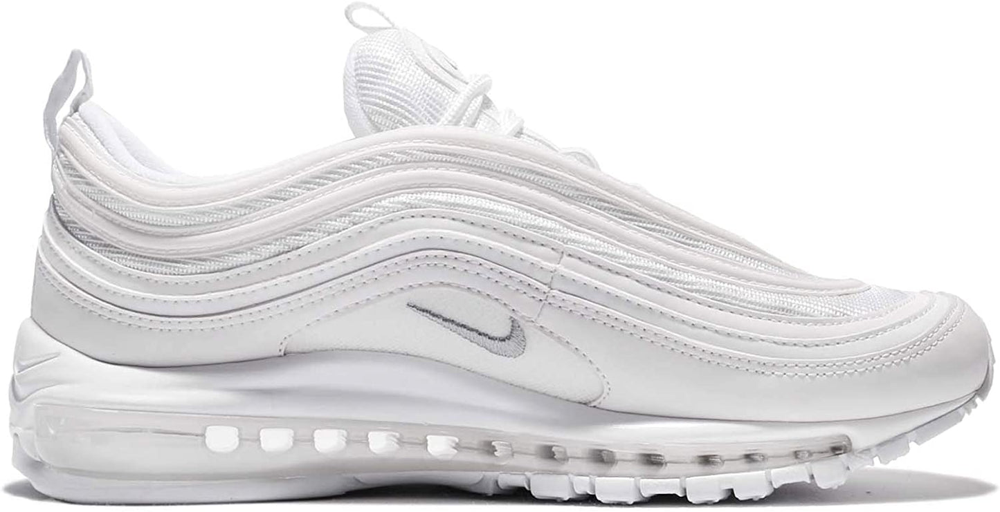 Premièrement, les baskets Nike Air Max 97 Femme incarnent un design emblématique et audacieux.

Inspirées des lignes fluides des trains à grande vitesse japonais.