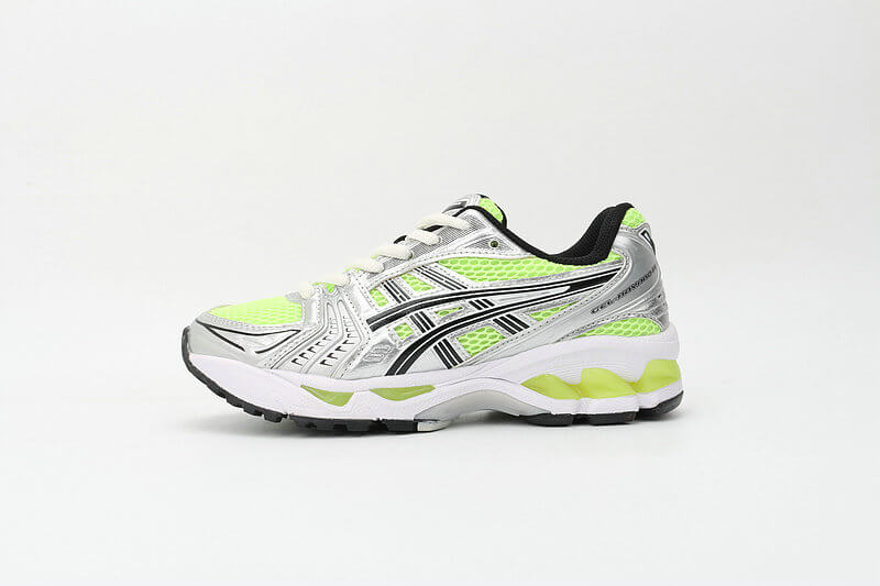 Résultats de l'engagement emblématique de la marque Asics à combiner style et innovation, les sneakers Asics Femme  sont des pièces maîtresses de la mode sportive.