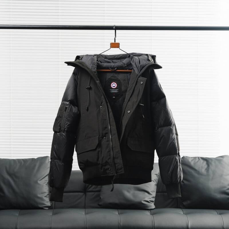 la Doudoune Canada G00se Femme est un témoignage de l'engagement de Canada G00se à combiner style,