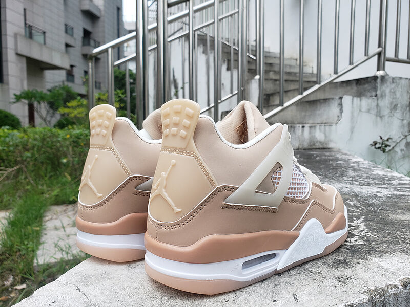 Premièrement : Les baskets Air Jordan 4 Femme se distinguent par leur design iconique et leur capacité à allier style et fonctionnalité.