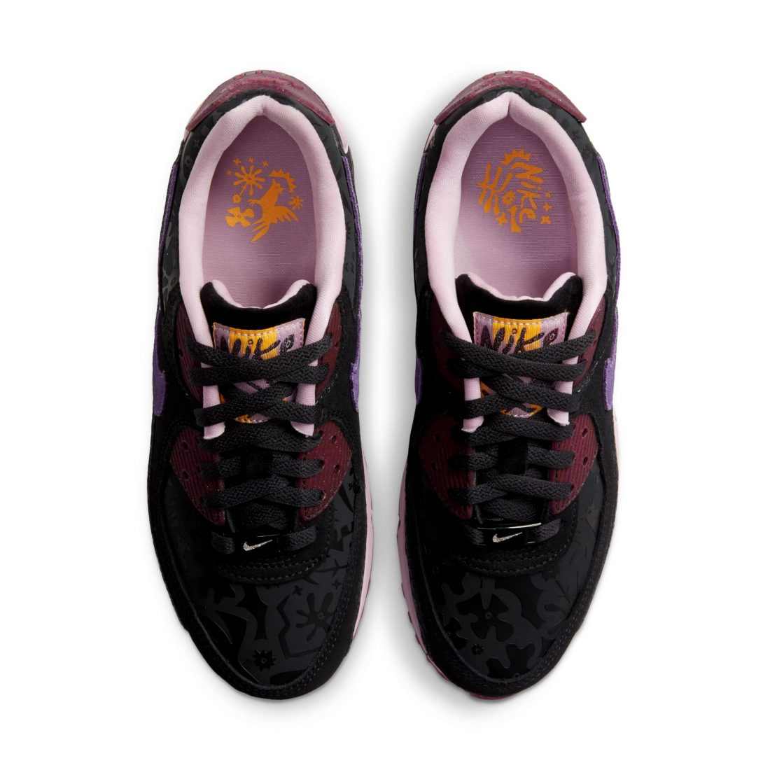 Les baskets Nike Air Max 90 Futura sont des pièces maîtresses de la mode.