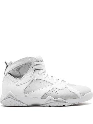 Premièrement, les baskets Air Jordan 7 Femme se distinguent par leur design iconique et leur confort exceptionnel.