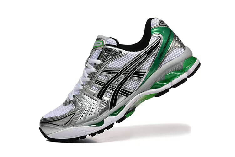 Premièrement :Les baskets Asics GEL-KAYANO offrent une combinaison parfaite de style et de performance.