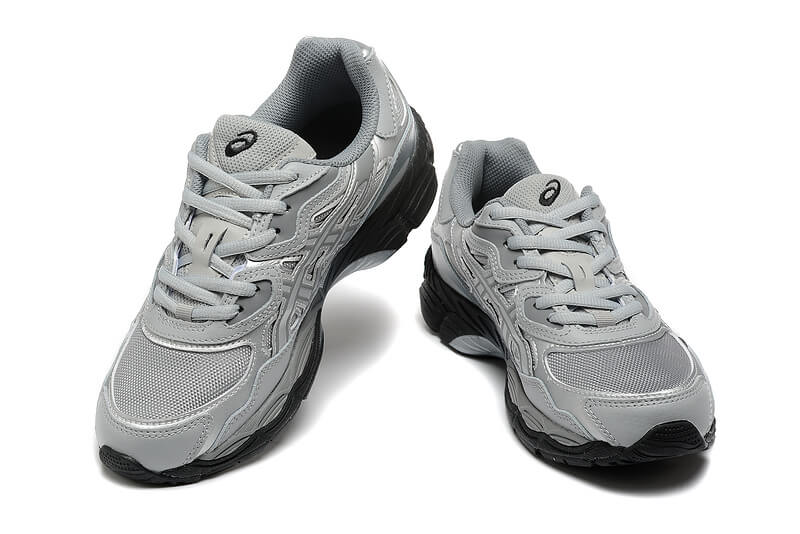 Premièrement :Les baskets Asics  offrent une combinaison parfaite de style et de performance. Leur design élégant et leurs technologies de pointe les rendent idéales pour les coureurs et les amateurs de mode.
