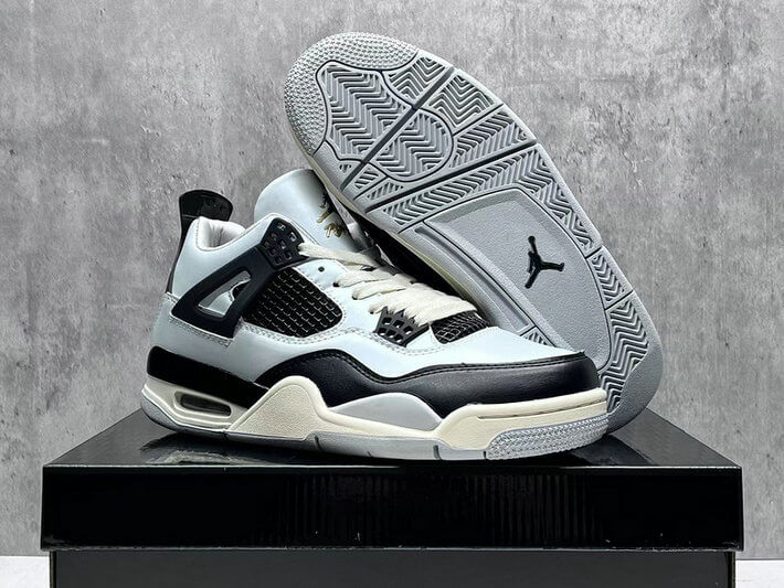 Premièrement : Les baskets Air Jordan 4 Femme se distinguent par leur design iconique et leur capacité à allier style et fonctionnalité.