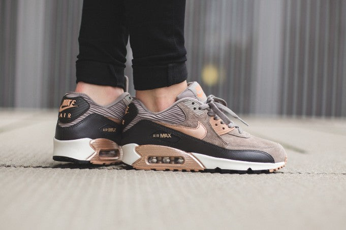 New Nike Air Max 90 'Metallic Red Bronze' Women's