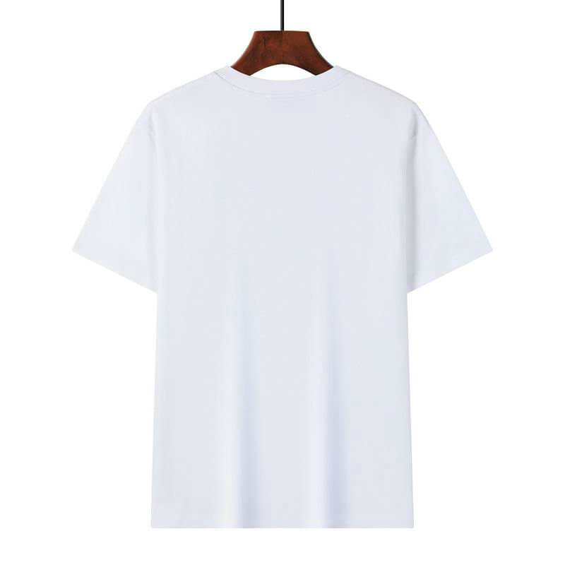 Premièrement : les T shirts Chanel Femme offrent une élégance et un confort inégalés.