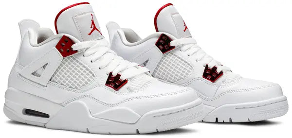Premièrement : Les baskets Air Jordan 4 Femme se distinguent par leur design iconique et leur capacité à allier style et fonctionnalité.