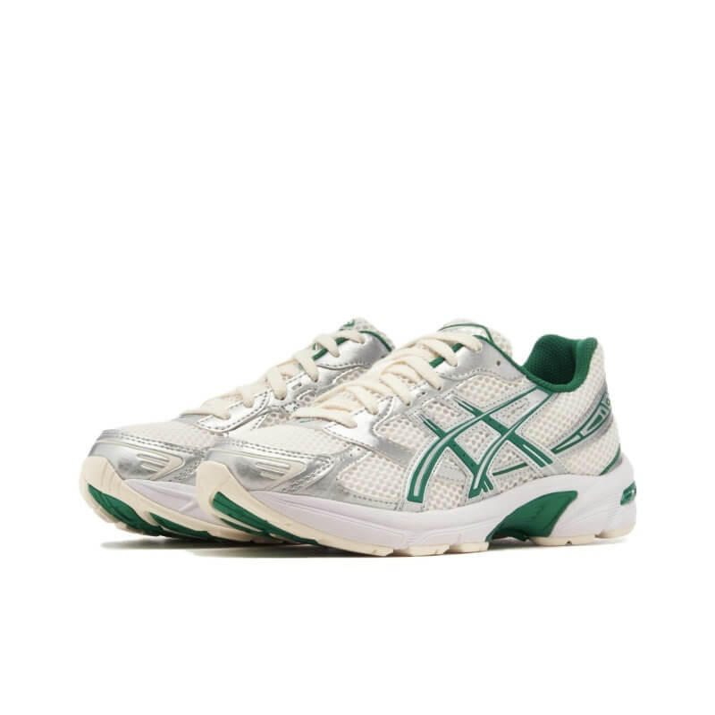 Premièrement :Les baskets Asics  offrent une combinaison parfaite de style et de performance. Leur design élégant et leurs technologies de pointe les rendent idéales pour les coureurs et les amateurs de mode. 