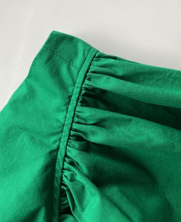 Premièrement : Cette Robe longue décontractée à volants et col en V , manches flottantes, dos nu , Froncée Femme