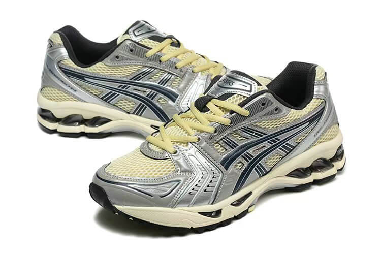 Premièrement :Les baskets Asics GEL-KAYANO offrent une combinaison parfaite de style et de performance.