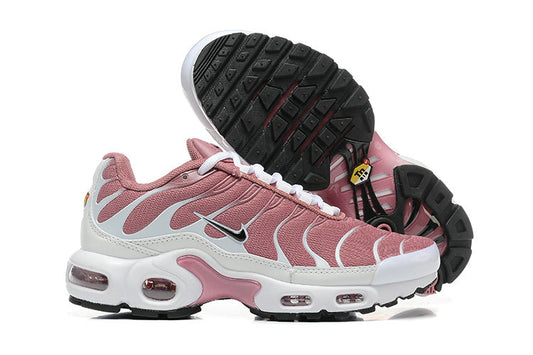  les baskets Nike TN Air Max Plus sont un témoignage de l'engagement de Nike à combiner style et innovation.