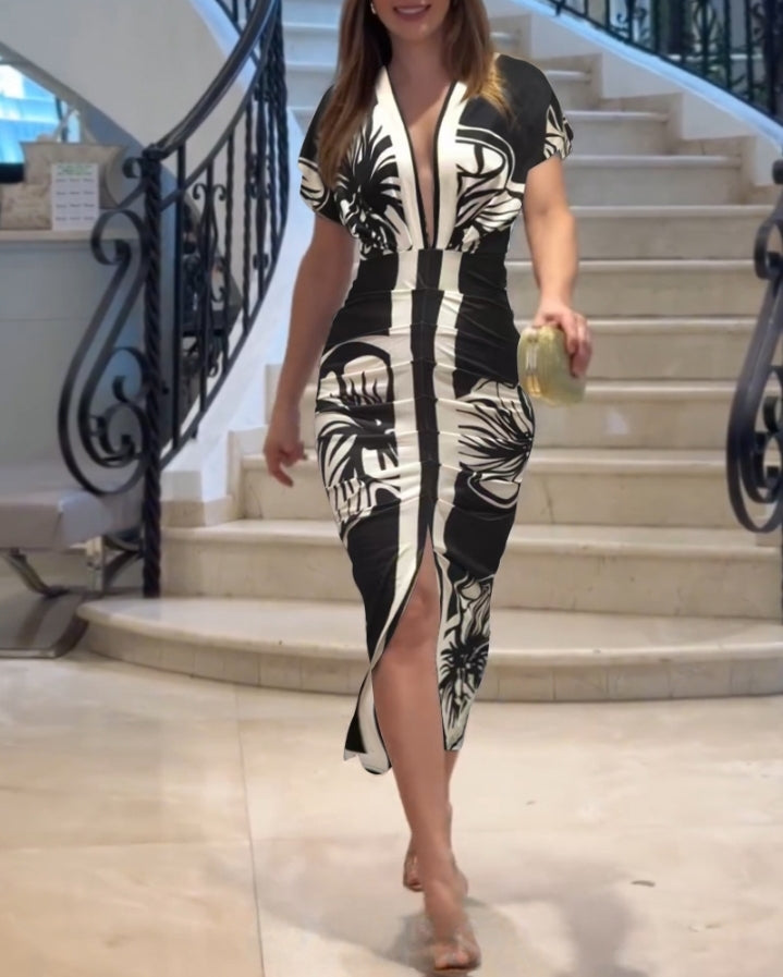 Premièrement : La  Robe moulante vintage baroque à manches longues et décolleté en V plongeant Femme.