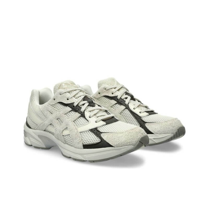 Premièrement :Les baskets Asics  offrent une combinaison parfaite de style et de performance. Leur design élégant et leurs technologies de pointe les rendent idéales pour les coureurs et les amateurs de mode. 