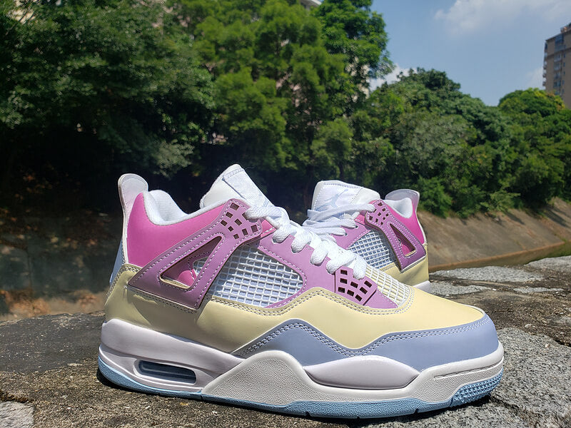 Premièrement : Les baskets Air Jordan 4 Femme se distinguent par leur design iconique et leur capacité à allier style et fonctionnalité.