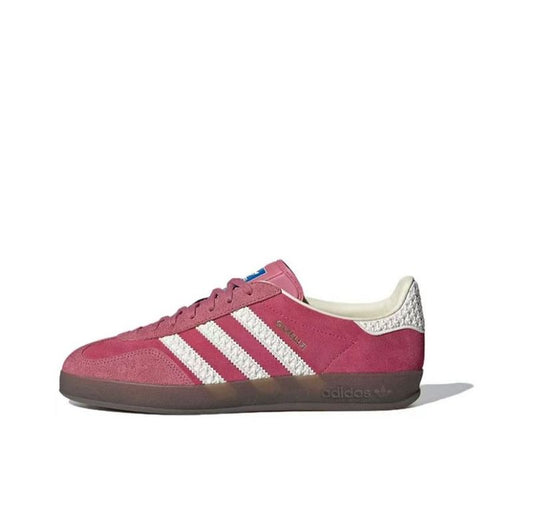 Premièrement : Les Adidas Gazelle Femme allient un style emblématique à une performance exceptionnelle.