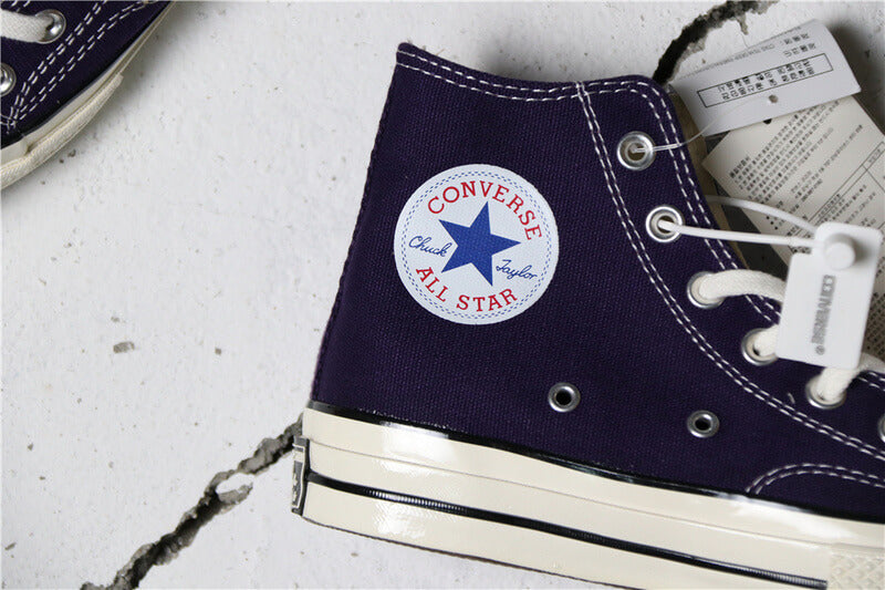 Premièrement : Les baskets Converse Femme se distinguent par leur design iconique et leur esthétique vintage.