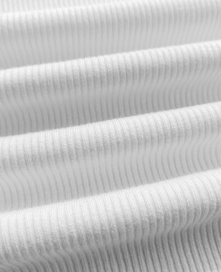 Premièrement : Ce Débardeur décolleté à col asymétrique croisé Femme.