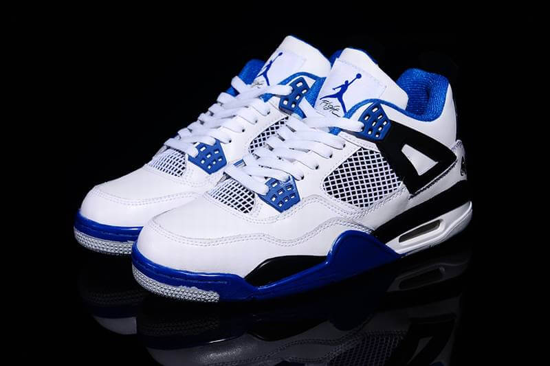 Premièrement : Les baskets Air Jordan 4 Femme se distinguent par leur design iconique et leur capacité à allier style et fonctionnalité.