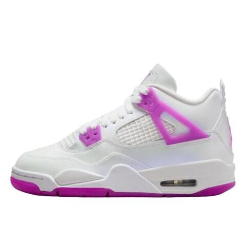 Premièrement : Les baskets Air Jordan 4 Femme se distinguent par leur design iconique et leur capacité à allier style et fonctionnalité