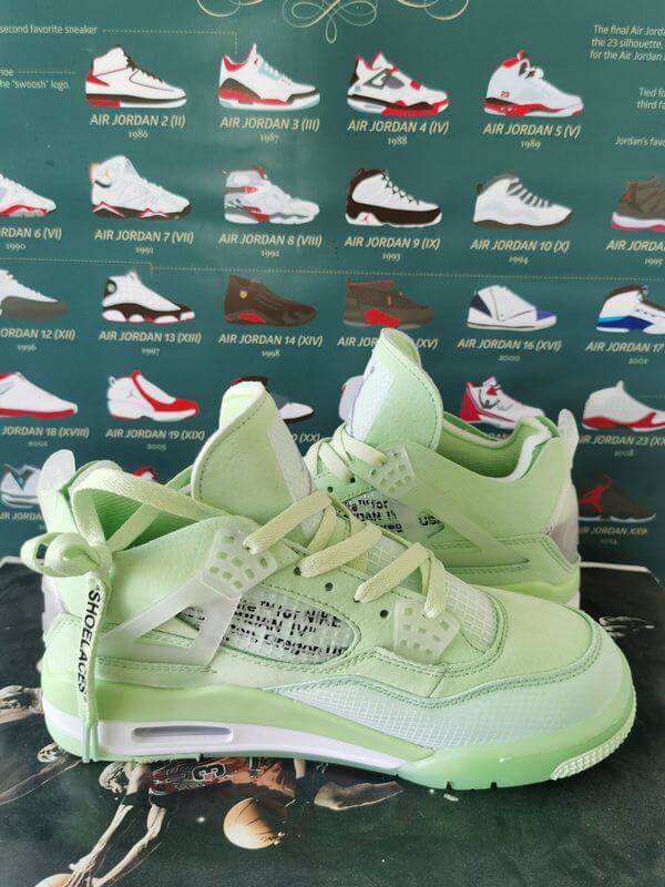 Premièrement : Les baskets Air Jordan 4 Femme se distinguent par leur design iconique et leur capacité à allier style et fonctionnalité.