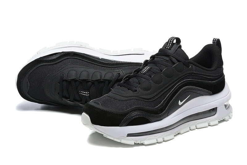 Premièrement, les baskets Nike Air Max 97 Femme incarnent un design emblématique et audacieux.

Inspirées des lignes fluides des trains à grande vitesse japonais.
