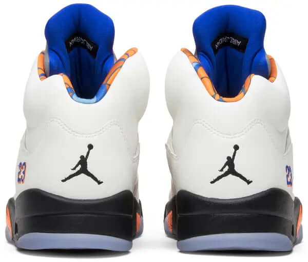 Premièrement, les baskets Air Jordan 5 Femme incarnent un mélange parfait de style audacieux et de performance exceptionnelle.