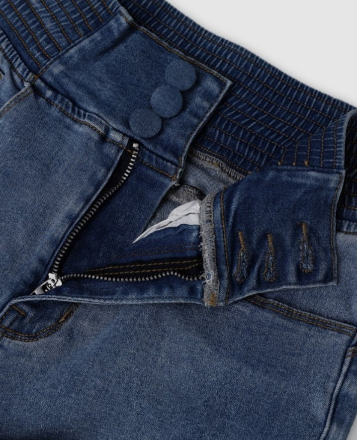 Premièrement : Ce jean taille haute à fronces et boutons sur le devant avec ceinture curveease jegging skinny évasé en demin femme.