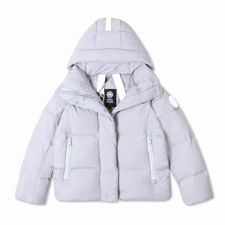 Résultat de l'évolution emblématique de la marque Canada G00se Femme, la Doudoune Canada G00se Femme est un témoignage de l'engagement de Canada G00se à combiner style