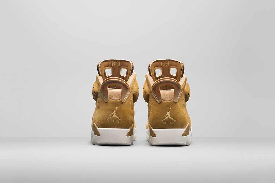Les  baskets Air Jordan 6 Retro "Pantone" Femme permettent de personnaliser votre style tout en bénéficiant d’un confort supérieur.