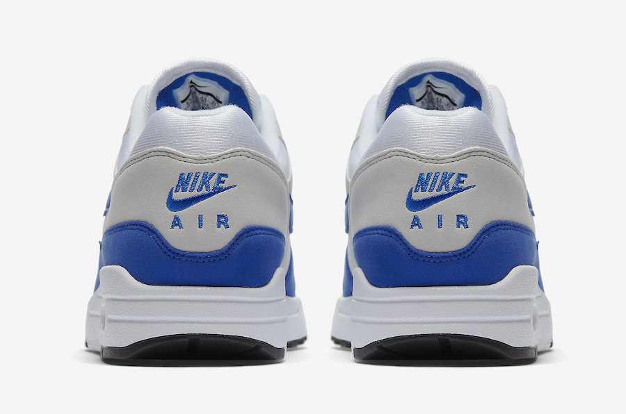 Les baskets Nike Air Max 1 Femme incarnent l’héritage emblématique de la marque Nike, combinant un design intemporel avec des touches modernes.