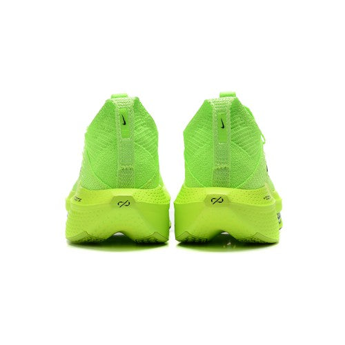 Les baskets Nike Air Zoom Femme se démarquent par leur design sportif et moderne, conçu pour maximiser les performances exceptionnelles 